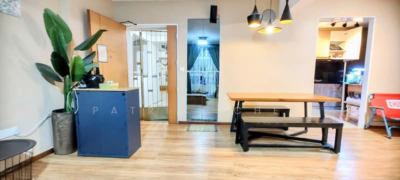 443B Bukit Batok West Avenue 8, 443B Bukit Batok West Avenue 8, 3 Bedrooms, 990 sqft, HDB Flat For Sale, by Patrick Chee, 500140464 - Living Room - PropertyGuru.com.sg
