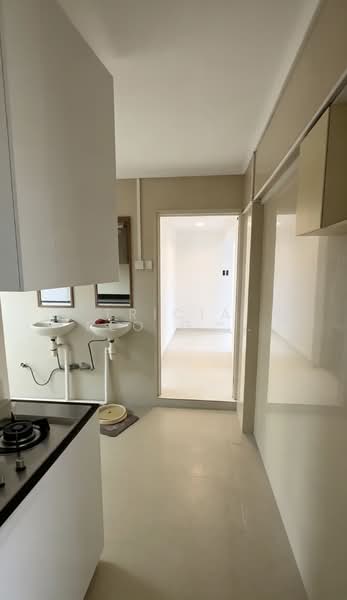 105 Spottiswoode Park Road, 105 Spottiswoode Park Road, 5 Bedrooms, 1,270 sqft, Apartment For Rent, by Tricia Teo Geok Teng, 500140468 - Kitchen - PropertyGuru.com.sg