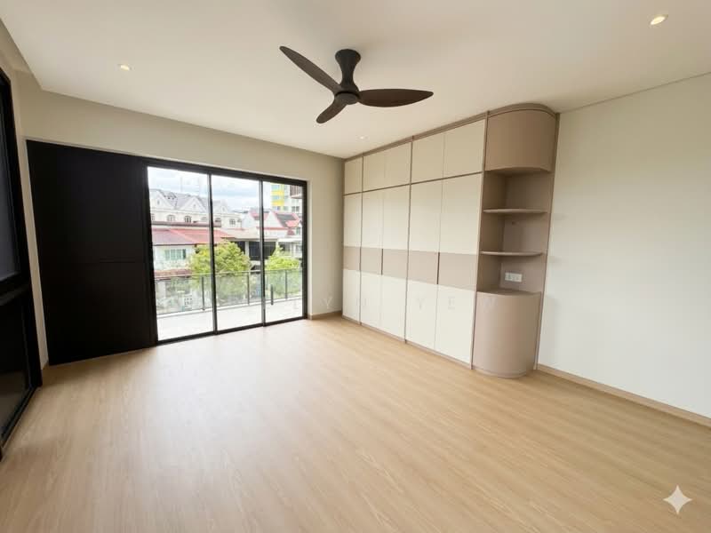 Serangoon / Sommerville / Braddell / Wolskel / Jalan Riang / Bukit Arang / Vaughan, , 7 Bedrooms, 7,517 sqft, Detached House For Sale, by ADELYN YEW, 500140472 - Bedroom 1 - PropertyGuru.com.sg