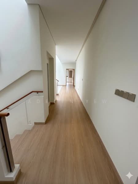 Serangoon / Sommerville / Braddell / Wolskel / Jalan Riang / Bukit Arang / Vaughan, , 7 Bedrooms, 7,517 sqft, Detached House For Sale, by ADELYN YEW, 500140472 - Corridor - PropertyGuru.com.sg