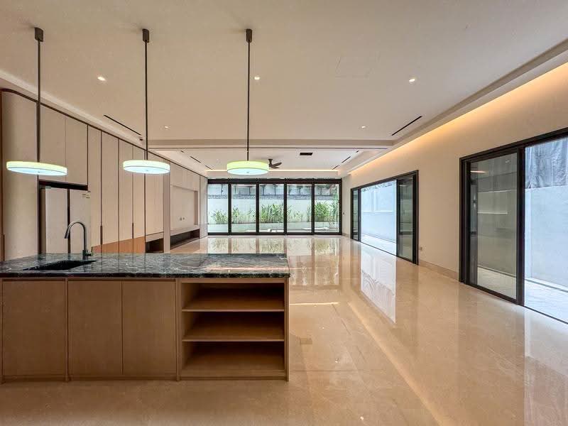 Serangoon / Sommerville / Braddell / Wolskel / Jalan Riang / Bukit Arang / Vaughan, Macpherson / Potong Pasir, 7 Bedrooms, 7,517 sqft, Detached House For Sale, by ADELYN YEW, 500140472 - Kitchen - PropertyGuru.com.sg