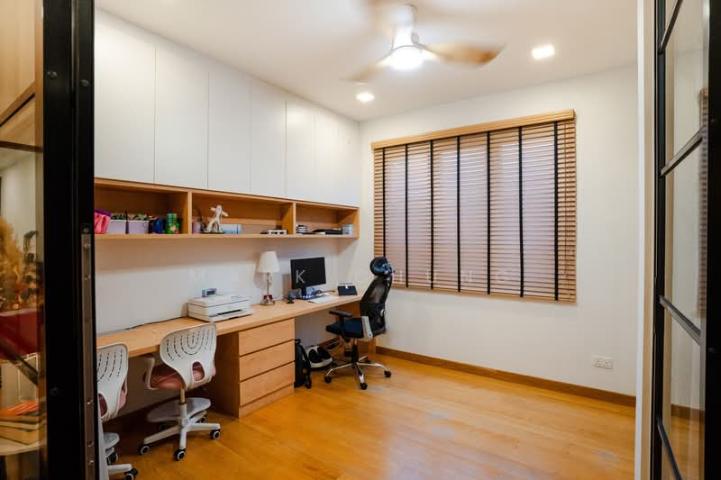Near Kembangan MRT! Renovated Semi-D for sale, Lengkong Lima, 4 Bedrooms, 3,500 sqft, Semi-Detached House For Sale, by Mark Chung, 500140488 - Study - PropertyGuru.com.sg