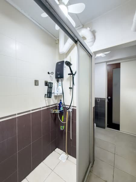 753 Yishun Street 72, 753 Yishun Street 72, 2 Bedrooms, 840 sqft, HDB Flat For Rent, by Kelvin Chua, 500140490 - Bathroom - PropertyGuru.com.sg