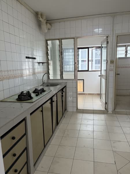 443 Choa Chu Kang Avenue 4, 443 Choa Chu Kang Avenue 4, 3 Bedrooms, 980 sqft, HDB Flat For Sale, by See Toh Wai Sim, 500140511 - Kitchen - PropertyGuru.com.sg