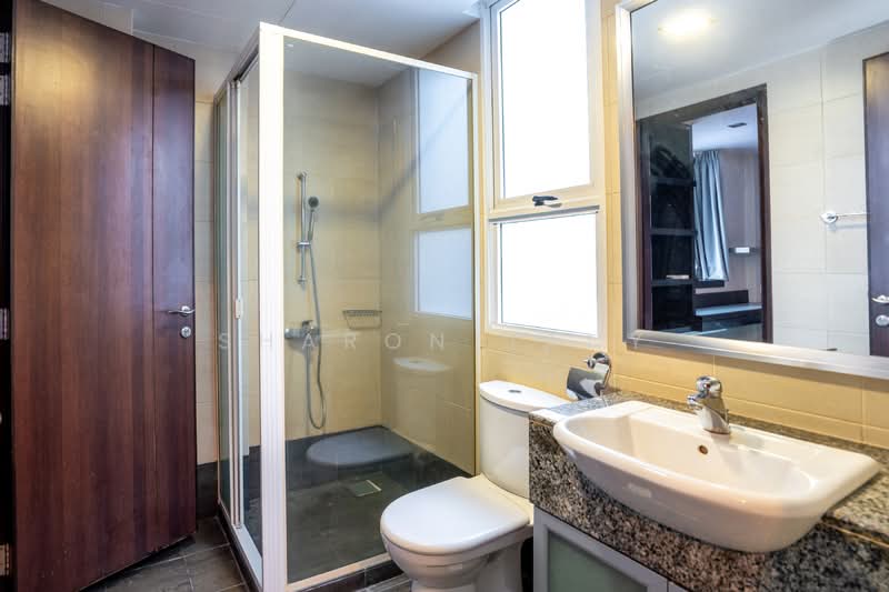 The Springside, Springside Walk, 5 Bedrooms, 2,491 sqft, Terraced House For Sale, by Sharon Jany, 500140518 - Bathroom - PropertyGuru.com.sg