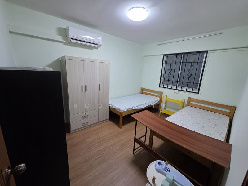 3 Lorong Lew Lian, 3 Lorong Lew Lian, Room Rental, 160 sqft, HDB Flat For Rent, by Roger TTK, 500140522 - Bedroom - PropertyGuru.com.sg