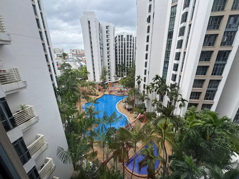 East Meadows, 30 Tanah Merah Kechil Road, Room Rental, 200 sqft, Condominium For Rent, by Ellouisa Chen (Elle Chen), 500140524 - Exterior - PropertyGuru.com.sg