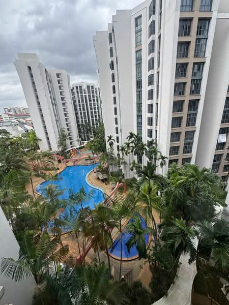 East Meadows, 30 Tanah Merah Kechil Road, Room Rental, 200 sqft, Condominium For Rent, by Ellouisa Chen (Elle Chen), 500140524 - Exterior - PropertyGuru.com.sg