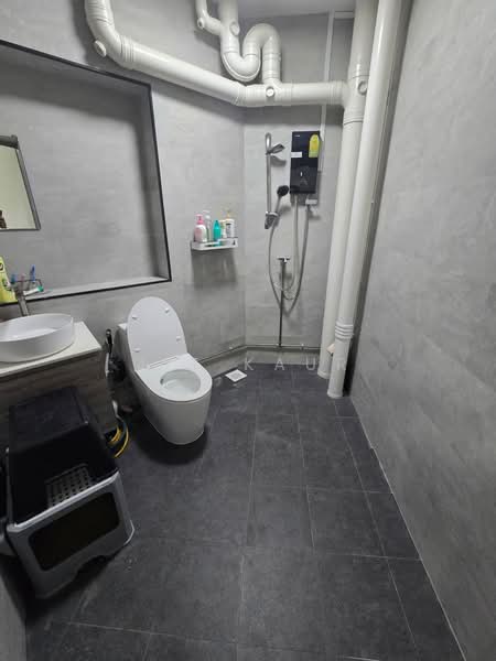 223C Compassvale Walk, 223C Compassvale Walk, 3 Bedrooms, 1,302 sqft, HDB Flat For Sale, by Jit Kaur, 500140544 - Bathroom - PropertyGuru.com.sg