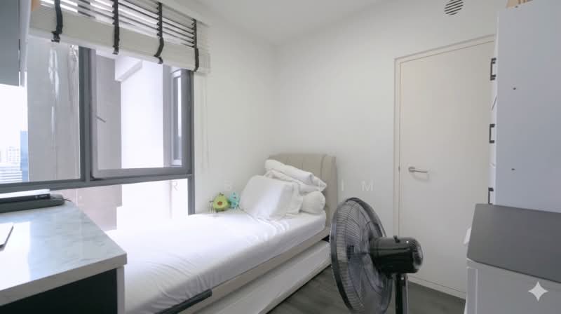 Forte Suites, 88 Mergui Road, 3 Bedrooms, 1,141 sqft, Condominium For Sale, by Robin Lim, 500140545 - Lvl 1 Bedroom 1 - PropertyGuru.com.sg
