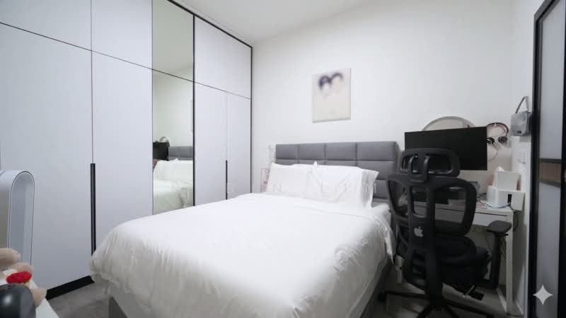 Forte Suites, 88 Mergui Road, 3 Bedrooms, 1,141 sqft, Condominium For Sale, by Robin Lim, 500140545 - Master Bedroom - PropertyGuru.com.sg