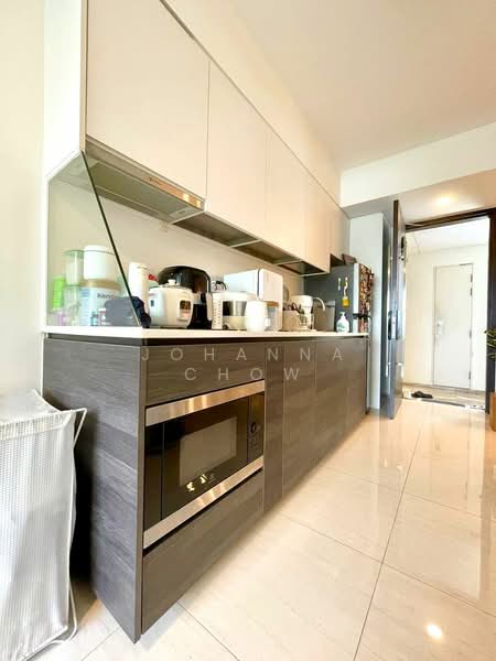 Sims Urban Oasis, 2 Sims Drive, 2 Bedrooms, 624 sqft, Condominium For Rent, by Johanna Chow, 500140565 - Kitchen - PropertyGuru.com.sg