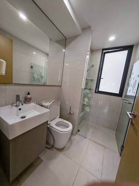 SkyPark Residences, 5 Sembawang Crescent, 4 Bedrooms, 1,302 sqft, Executive Condominium For Sale, by Hazel Toh, 500140566 - Bathroom - PropertyGuru.com.sg