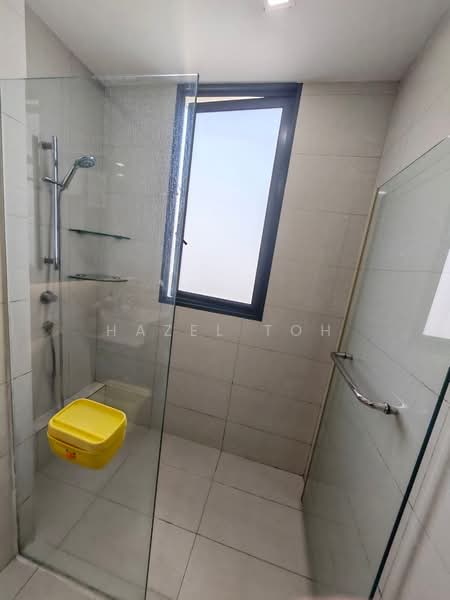 SkyPark Residences, 5 Sembawang Crescent, 4 Bedrooms, 1,302 sqft, Executive Condominium For Sale, by Hazel Toh, 500140566 - Bathroom - PropertyGuru.com.sg