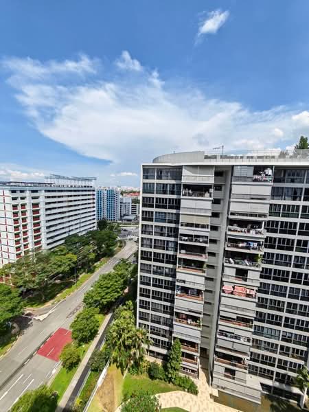 SkyPark Residences, 5 Sembawang Crescent, 4 Bedrooms, 1,302 sqft, Executive Condominium For Sale, by Hazel Toh, 500140566 - Exterior - PropertyGuru.com.sg