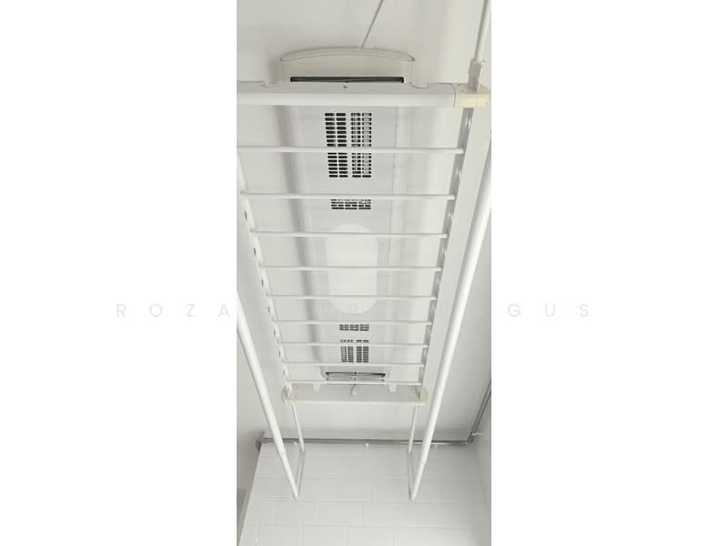 11 Eunos Crescent, 11 Eunos Crescent, 3 Bedrooms, 980 sqft, HDB Flat For Sale, by Roza Sure Bagus, 500140572 - Laundry hanging system with r/control - PropertyGuru.com.sg