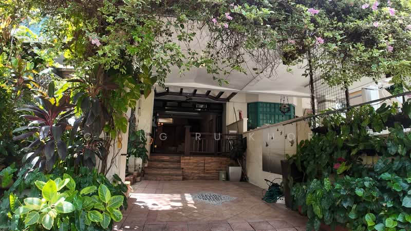 Jalan Punai, , 7 Bedrooms, 4,965 sqft, Terraced House For Sale, by Ching Ru Khor, 500140574 - Car Porch - PropertyGuru.com.sg