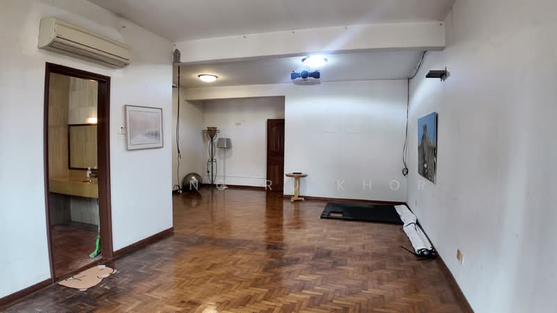 Jalan Punai, , 7 Bedrooms, 4,965 sqft, Terraced House For Sale, by Ching Ru Khor, 500140574 - Master Bedroom 2 - PropertyGuru.com.sg