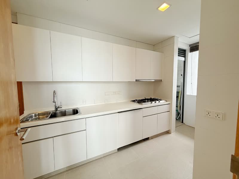Skypark @ Somerset, 22 Saint Thomas Walk, 4 Bedrooms, 3,347 sqft, Apartment For Rent, by Chloe Kua, 500140586 - Kitchen - PropertyGuru.com.sg
