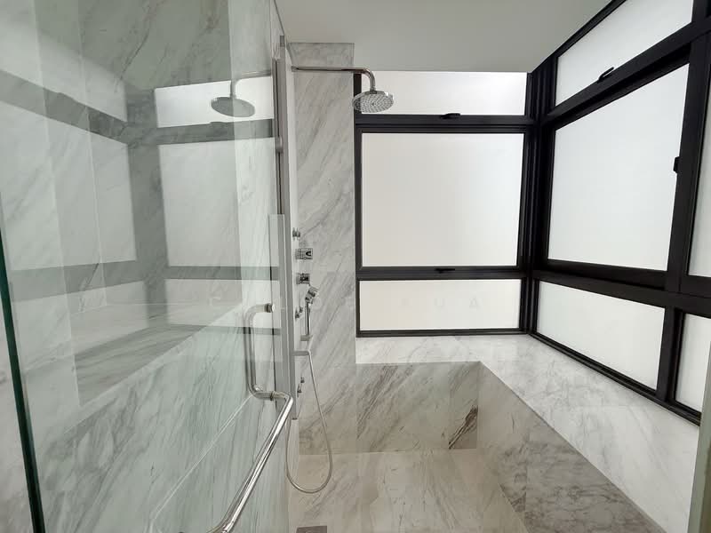 Skypark @ Somerset, 22 Saint Thomas Walk, 4 Bedrooms, 3,347 sqft, Apartment For Rent, by Chloe Kua, 500140586 - Bathroom - PropertyGuru.com.sg