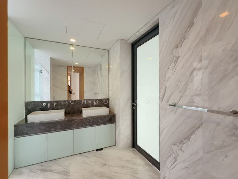 Skypark @ Somerset, 22 Saint Thomas Walk, 4 Bedrooms, 3,347 sqft, Apartment For Rent, by Chloe Kua, 500140586 - Bathroom - PropertyGuru.com.sg