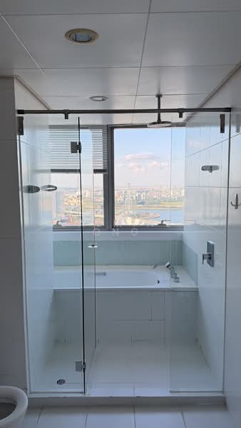 The Sail @ Marina Bay, 2 Marina Boulevard, 4 Bedrooms, 2,200 sqft, Condominium For Rent, by Jasmine Ong, 500140598 - Bathroom - PropertyGuru.com.sg