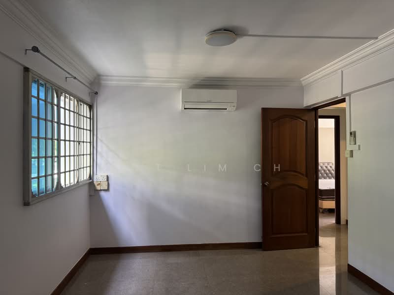 211 Serangoon Avenue 4, 211 Serangoon Avenue 4, 3 Bedrooms, 1,012 sqft, HDB Flat For Sale, by Kent Lim CH, 500140602 - Bedroom 3 - PropertyGuru.com.sg