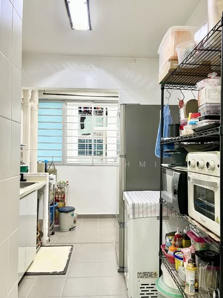571 Choa Chu Kang Street 52, 571 Choa Chu Kang Street 52, 2 Bedrooms, 721 sqft, HDB Flat For Sale, by M. Fahmi, 500140615 - Kitchen - PropertyGuru.com.sg