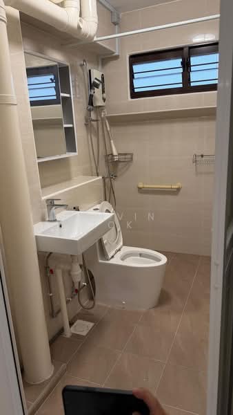 731 Jurong West Street 72, 731 Jurong West Street 72, 2 Bedrooms, 950 sqft, HDB Flat For Rent, by Kelvin Tok, 500140626 - Bathroom - PropertyGuru.com.sg