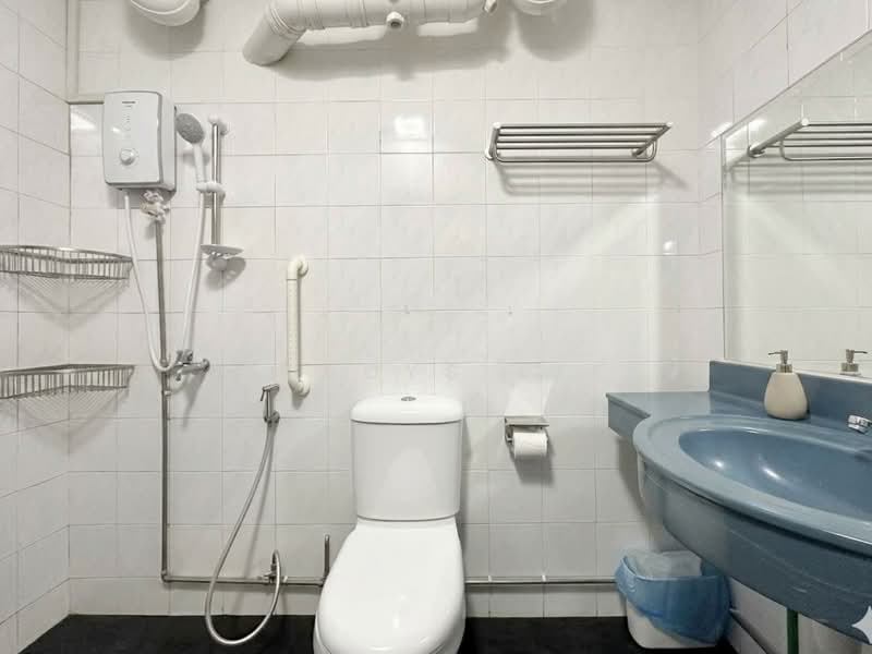 615 Woodlands Avenue 4, 615 Woodlands Avenue 4, 3 Bedrooms, 1,313 sqft, HDB Flat For Sale, by Gladys Kee, 500140632 - Bathroom - PropertyGuru.com.sg