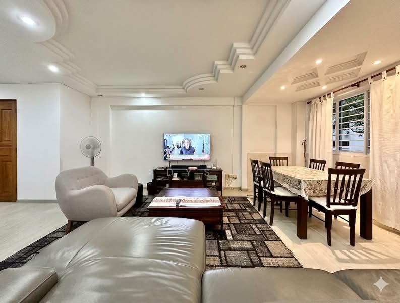 615 Woodlands Avenue 4, 615 Woodlands Avenue 4, 3 Bedrooms, 1,313 sqft, HDB Flat For Sale, by Gladys Kee, 500140632 - Living Room - PropertyGuru.com.sg
