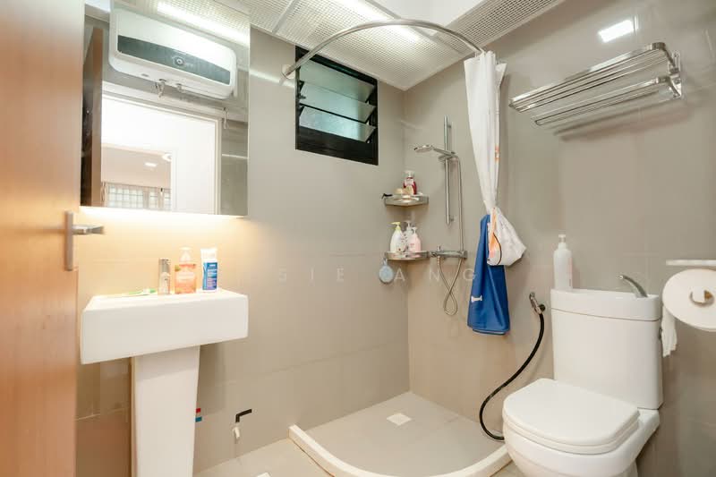 604B Tampines Avenue 9, 604B Tampines Avenue 9, 3 Bedrooms, 990 sqft, HDB Flat For Sale, by Elsie Ang, 500140638 - Bathroom - PropertyGuru.com.sg