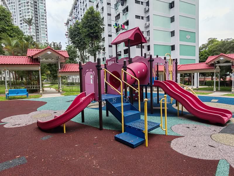 578 Ang Mo Kio Avenue 10, 578 Ang Mo Kio Avenue 10, 2 Bedrooms, 720 sqft, HDB Flat For Sale, by Bernard Keh, 500140662 - Exterior - PropertyGuru.com.sg