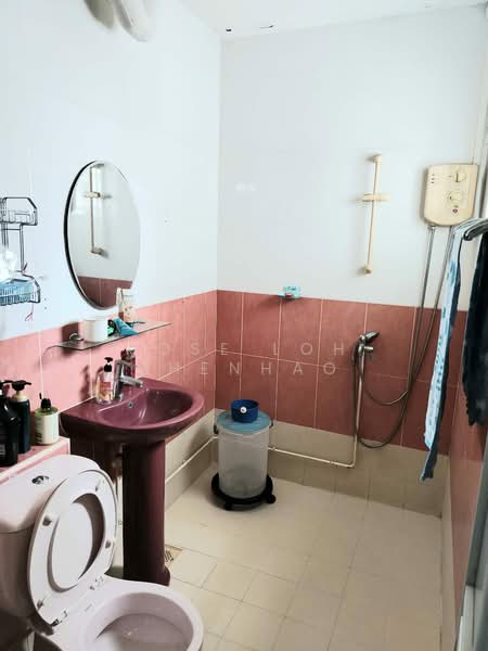 308 Woodlands Avenue 1, 308 Woodlands Avenue 1, 7 Bedrooms, 2,034 sqft, HDB Flat For Sale, by Jose Loh Zhenhao, 500140668 - Bathroom - PropertyGuru.com.sg