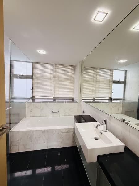 The Calrose, 511 Yio Chu Kang Road, 3 Bedrooms, 2,153 sqft, Condominium For Rent, by Vivian Wang, 500140675 - Bathroom - PropertyGuru.com.sg