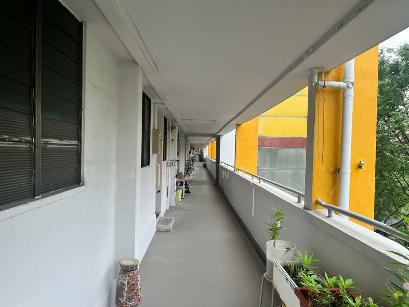 180 Ang Mo Kio Avenue 5, 180 Ang Mo Kio Avenue 5, 2 Bedrooms, 730 sqft, HDB Flat For Sale, by Andy Neo, 500140693 - Corridor - PropertyGuru.com.sg