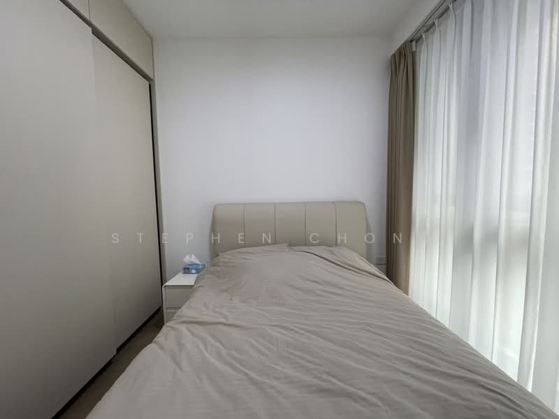 Penrose, 22 Sims Drive, 2 Bedrooms, 700 sqft, Condominium For Sale, by Stephen Chong, 500140695 - Master Bedroom - PropertyGuru.com.sg