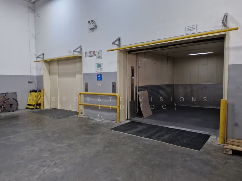 Changi South / high ceiling & floor loading for Rent, Changi South (Logistics zone), 12,200 sqft, Warehouse For Rent, by DENNIS CHENG, 500140698 - Interior - CommercialGuru.com.sg