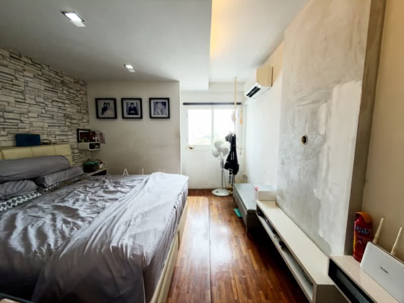 250 Bukit Batok East Avenue 5, 250 Bukit Batok East Avenue 5, 3 Bedrooms, 1,109 sqft, HDB Flat For Sale, by Alvin Bek, 500140702 - Bedroom - PropertyGuru.com.sg