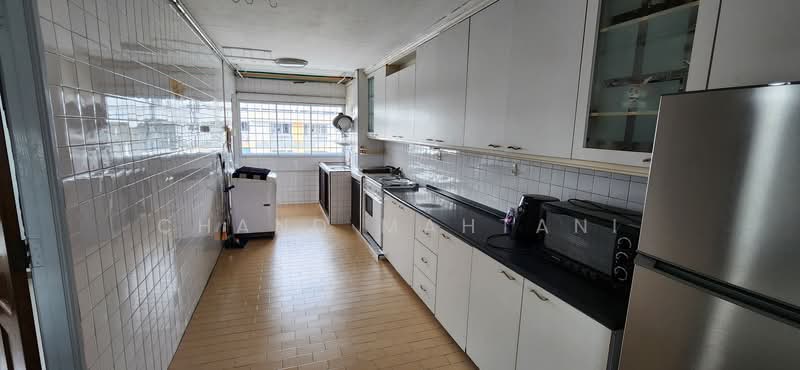 217 Serangoon Avenue 4, 217 Serangoon Avenue 4, 3 Bedrooms, 980 sqft, HDB Flat For Rent, by Chand Mahtani, 500140708 - Kitchen - PropertyGuru.com.sg