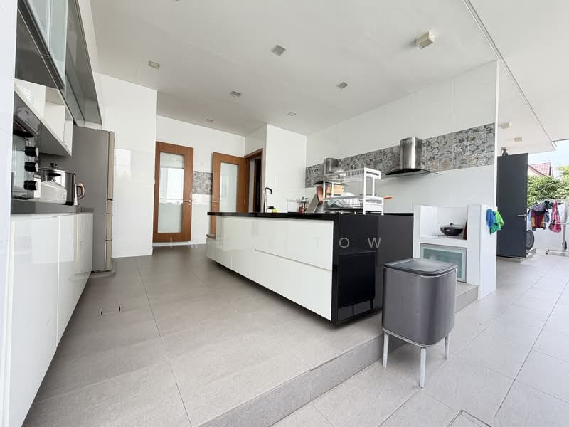 RARE GEM. DETACHED HOUSE with LIFT in DISTRICT 15. 1km to Kong Hwa and Tanjong Katong Primary School, Poole/ Swanage/ Wareham Road/Crescent Road/, 10+ Bedrooms, 10,900 sqft, Detached House For Sale, by Irene Tow, 500140710 - Kitchen - PropertyGuru.com.sg