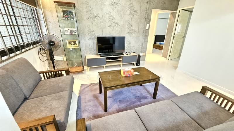 333 Sembawang Close, 333 Sembawang Close, 3 Bedrooms, 1,076 sqft, HDB Flat For Rent, by Lawrence Tan, 500140733 - Living Room - PropertyGuru.com.sg