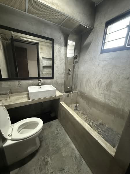 472C Fernvale Street, 472C Fernvale Street, 3 Bedrooms, 1,000 sqft, HDB Flat For Sale, by Jasmine Tan, 500140734 - Bathroom - PropertyGuru.com.sg
