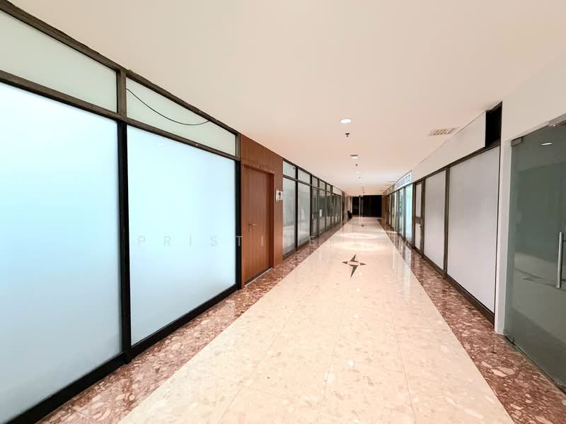 High Street Centre, 1 North Bridge Road, 248 sqft, Office For Sale, by Pristine Lim, 500140753 - Corridor - CommercialGuru.com.sg
