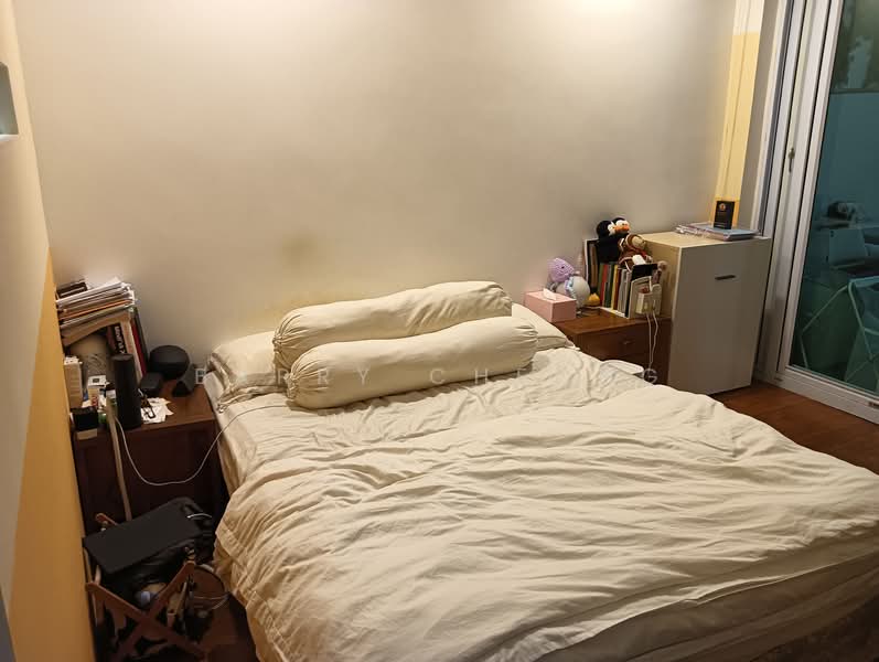 Chapel Close, , 4 Bedrooms, 1,335 sqft, Terraced House For Rent, by Barry Cheong, 500140785 - Bedroom - PropertyGuru.com.sg