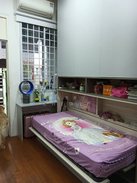Chapel Close, , 4 Bedrooms, 1,335 sqft, Terraced House For Rent, by Barry Cheong, 500140785 - Bedroom - PropertyGuru.com.sg