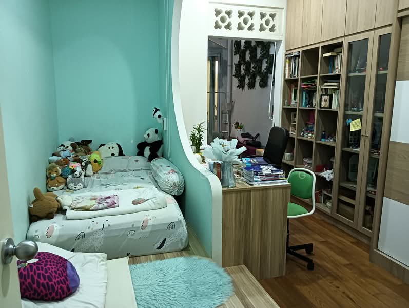Chapel Close, , 4 Bedrooms, 1,335 sqft, Terraced House For Rent, by Barry Cheong, 500140785 - Bedroom - PropertyGuru.com.sg