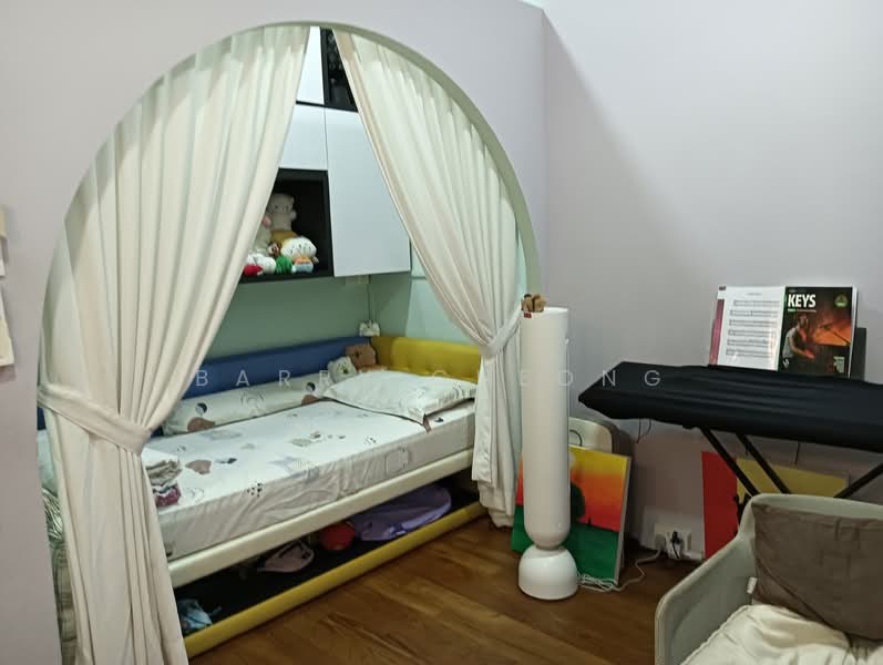 Chapel Close, , 4 Bedrooms, 1,335 sqft, Terraced House For Rent, by Barry Cheong, 500140785 - Bedroom - PropertyGuru.com.sg