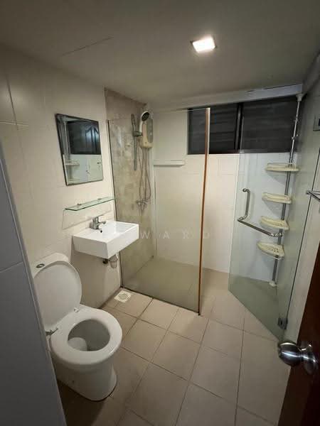 Ivory Heights, Jurong East Street 13, Boon Lay / Jurong / Tuas, 3 Bedrooms, 1,700 sqft, Condominium For Sale, by Edward Teng Ngee Ann, 500140788 - Bathroom - PropertyGuru.com.sg