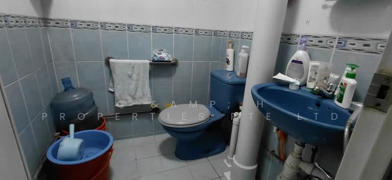 512 Bedok North Avenue 2, 512 Bedok North Avenue 2, Room Rental, 125 sqft, HDB Flat For Rent, by ELSIE LIM, 500140789 - Bathroom - PropertyGuru.com.sg